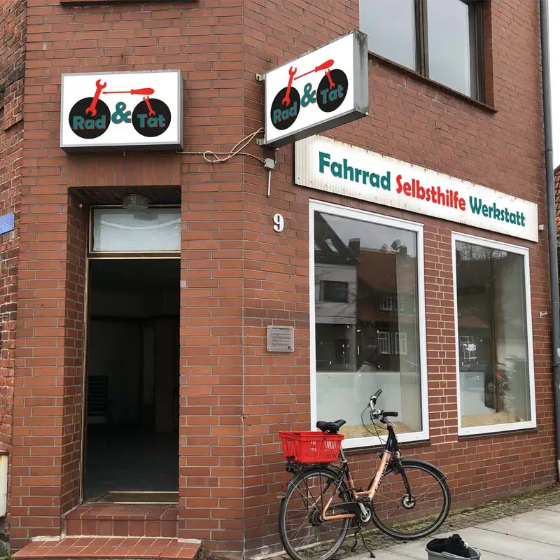 grafikdesign-aussenwerbung-mit-graffitischablonen