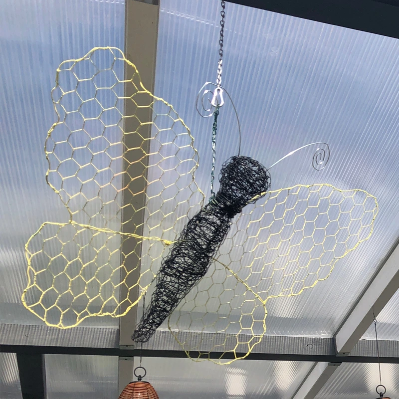 kunst-aus-draht-schmetterling