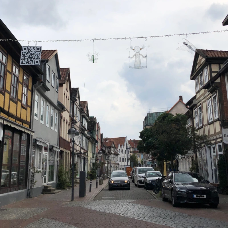 street art schwebende kunst